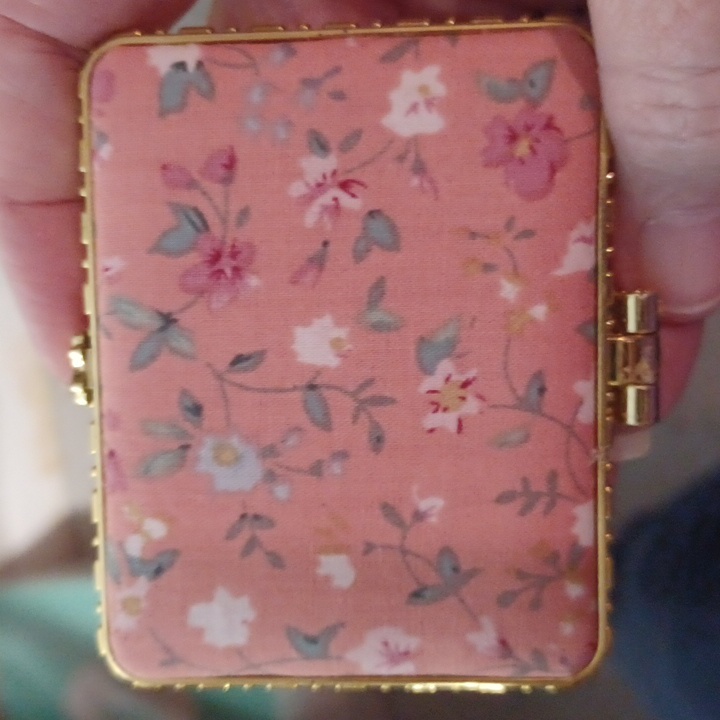 Mirror Compact